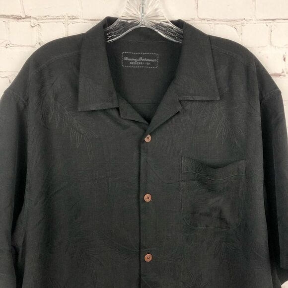 Tommy Bahama 100% Silk Black Hawaiian Button Up Men's Sz Large - Picture 1 of 12
